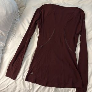Lululemon maroon long sleeve top with pockets